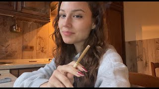 asmr курю на кухне 🚬 * вайбово уютно * 🚬 girl smoking cigarette