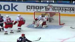 Yashin makes a mess of Cam Ward