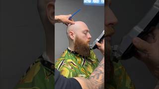 HOW TO DO A BEARD LINEUP IN 60 SECONDS #shorts #barber