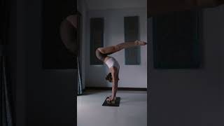 learn to be present, this moment will soon forever be gone.  #yoga #handstandworkout #flexibility