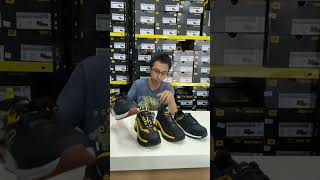 “Bang beli bang” sambil bisik2 #navigostore #sepatu #tokosepatu #sepatusafety