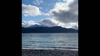 Playa pública en península Manzano, Villa La Angostura, Neuquén, Patagonia, Argentina