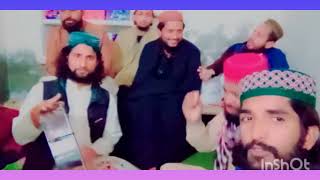 دوستوں کے ساتھ کلام پڑھتے ہوۓ محمد عمران بندیالوی