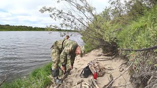 В ЭТОМ ВОДОЕМЕ МНОГО ЩУКИ. МЫ ИХ И ЛОВИМ И ТУТ ЖЕ НА КОСТЕР!!!