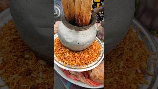 Famous ghoti gorom jhal muri. #foodvlog #streetfood #foodbd #ghotigorom #jhalmuri