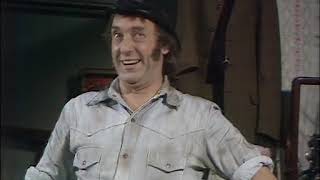 Steptoe and Son S8 E5 Upstairs, Downstairs, Upstairs, Downstairs