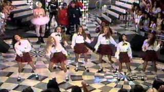 Paquitas New Generation cantando um pouco de "Suor e Sorriso" - Xuxa Hits 13/4/1996