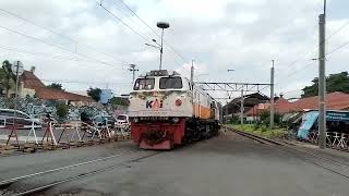 KA Argo Wilis melintas di Perlintasan Geser Stasiun Tugu Yogyakarta