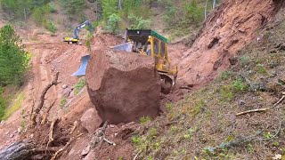 Caterpillar D7g Bulldozer, Opening a New Road on Steep Terrain, Faces Death #caterpillar #bulldozer