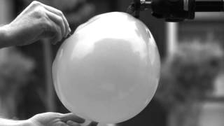 Balloon popping in slow motion (10000 FPS)