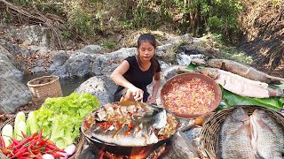 Catch and cook Fish for jungle food, Fish hot chili braised very delicious for dinner