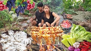 Survival cooking in the rainforest - Grilled octopus salad with Peppers sauce for dinner