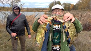 ЛОВЛЯ ЩУКИ на ЖИВЦА и ПОПЛАВОК!!! РЫБАЛКА на ЖИВЦА с УДОЧКОЙ