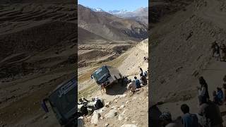 موتر مان در خاواک چپه شد Our Bus crushed in Afghanistan mountain #bus #shorts #khawak #traveling