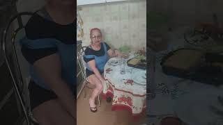 Visita da tia Conceição aqui em casa no RJ. 31/08/2023. Quinta-feira. Comida. Empadão.