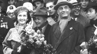 Philippine President Manuel L. Quezon, family, Yulo and MacArthur arrive on S.S. Lurline, 1937