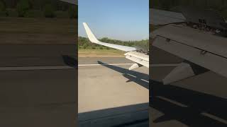 American Airlines Boeing 737-800 Landing At Charlotte on 04/07/21