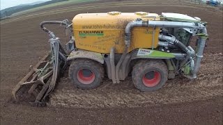 Claas Xerion 4000 Saddle Trac am Gärsubstrat ausbringen [HD]