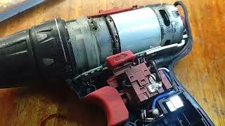 Ремонт шуруповерта Bosch GSR 12V-15. Не вращается двигатель, подсветка работает.