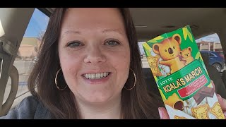 FOODIE FRIDAY -  Japan Koala's March VS South Korea Kancho Cookies  - Taste test!!