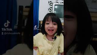 LUCU!!anak kecil ASMR makan