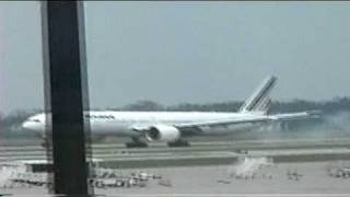 Boeing 777 Air France Landing Houston