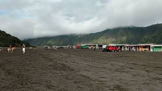 aktivitas pagi di gunung Bromo