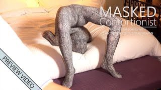 Passive stretching with contortion zentai snake woman