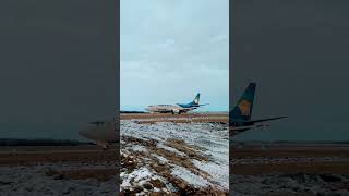 Canadian North Boeing 737 #taxi #runway #takeoff #airport #aircraft #morning #flight #youtubeshorts