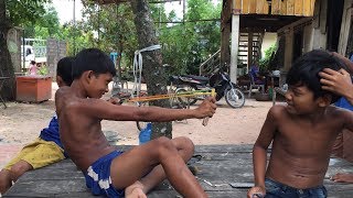 Amazing Boy Hunting-Shooting the Bird on the Tree - Make Slingshots to Shoot The Bird 02