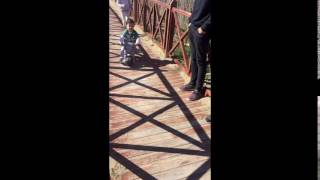 Video de caida super graciosa bebe motito a toda velocidad,Bloopers 2016,crash,Best Fails