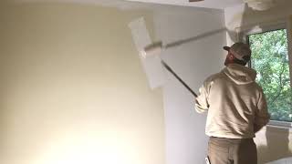 How to remove wallpaper - Step 7 (Rolling on primer)