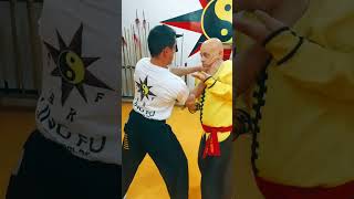 Kung Fu, defesa pessoal contra Estrangulamento