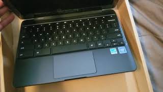 Unboxing the Samsung Chromebook 3