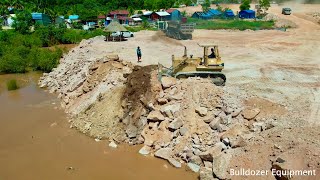 Dump Truck 25 Tom And Bulldozer Komatsu D 68 p Push RoadWill Land Skill Large Small Ripe Hide Water