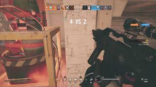 Ash mais que atrapalhada levando geral em Tom Clancy's Rainbow Six®