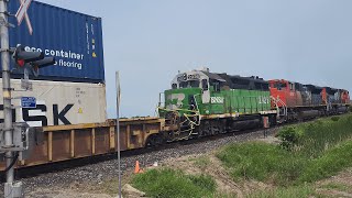 DAMAGED BN GP39 2926! CN A422 - 8014E at Ash - June 26, 2024