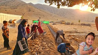 🧱Village life.  Cooperation of the Peren family in walling the courtyard of the country house