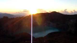 sgtravelcafe Oct 09 Presentation: Kelimutu Lakes sunrise