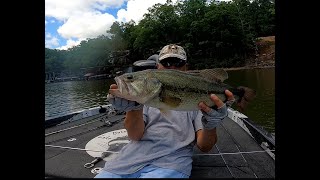 Lake Ozark Bass Fishing - Shaky Head Magnum Finesse