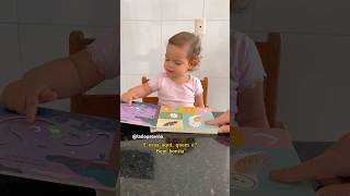 Olívia e seu livro interativo #shorts