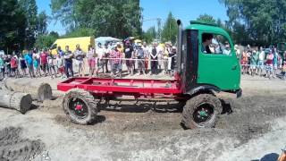 Tatra 805 in action. Truck pulling - traktoriáda Vítězná