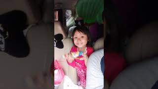 BAYI CANTIK LUCU KAKAK AULIA PENGEN NYANYI DI MOBIL BANYAK GAYA