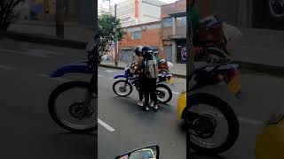 INTOLERANCIA Motocicleta y Taxi Av guayabal Medellín 🇨🇴 Sin Destino