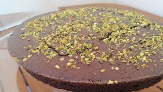 Torta al cioccolato con granella di pistacchio, morbidissimo