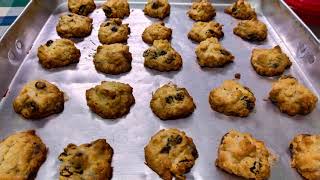 LET'S TRY this delicious cookies!! Choc Chip cookies with Raisin and Oats