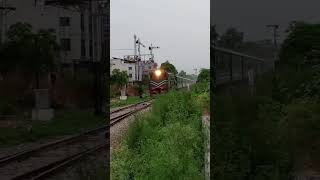 Pakistan Train Video|5up Green Line Approach Sarai Almgir Railway Station #trending #railway #fyp