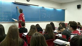 Estudantes somam parcelas solidárias para chegar à Tailândia