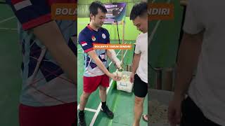 Cara Pegang banyak Shuttlecock #badminton#drillingbadminton #tipsbadminton #badmintonindonesia