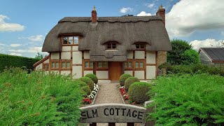 Pretty Villages with Story Book Cottages in Cotwolds England Countryside